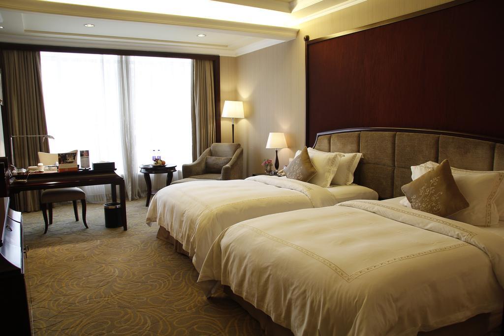 The Royal Marina Plaza Hotel Гуанчжоу Екстер'єр фото