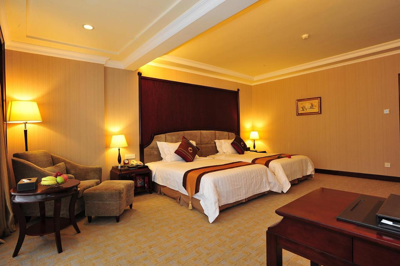 The Royal Marina Plaza Hotel Гуанчжоу Екстер'єр фото