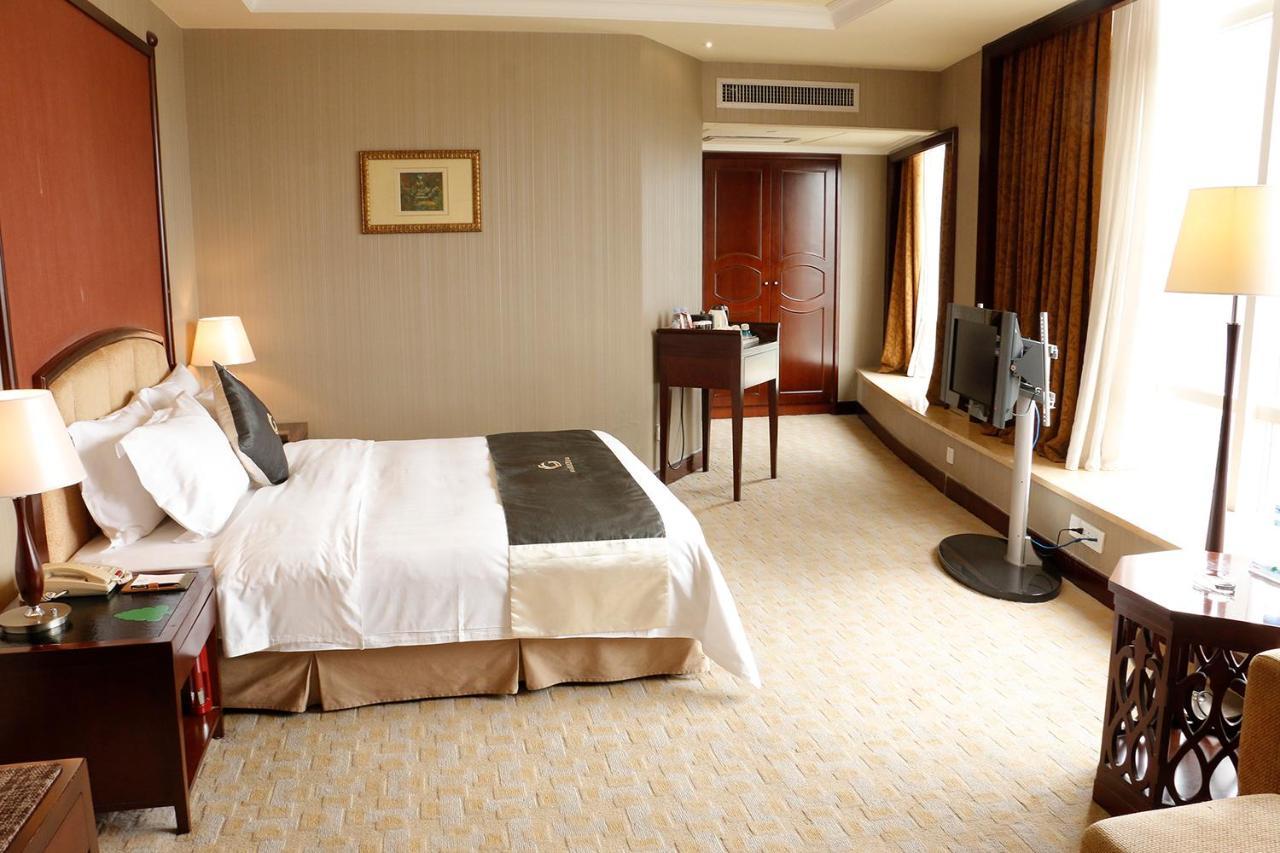 The Royal Marina Plaza Hotel Гуанчжоу Екстер'єр фото